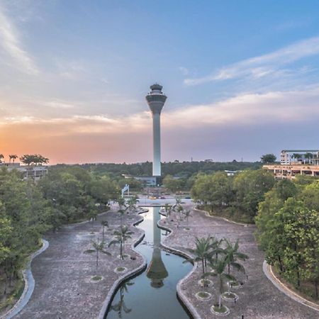 נילאי Klia Lili Residensi 5 Plus 2 Pax With Splendid Pool מראה חיצוני תמונה