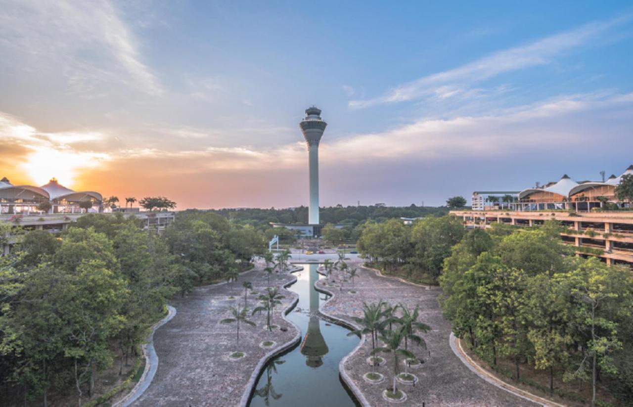 נילאי Klia Lili Residensi 5 Plus 2 Pax With Splendid Pool מראה חיצוני תמונה