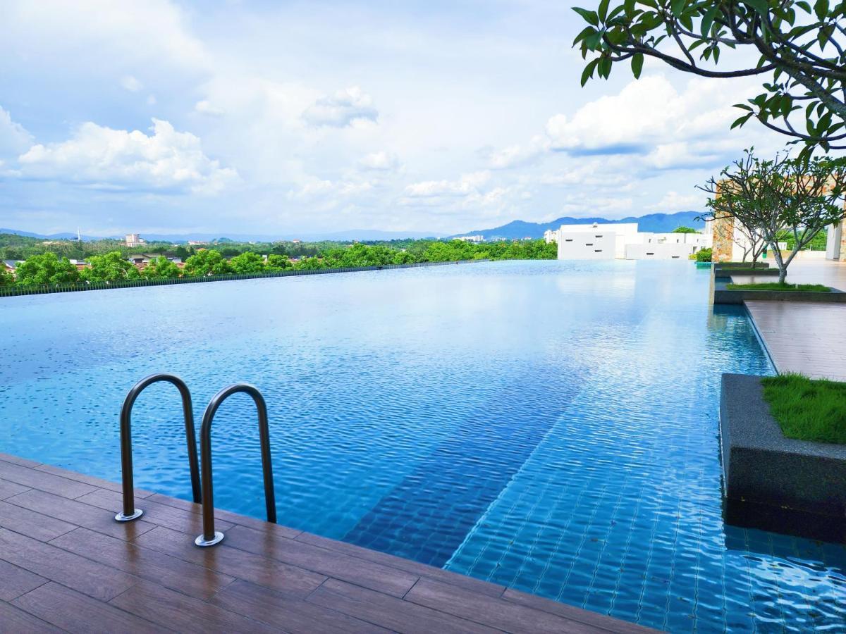 נילאי Klia Lili Residensi 5 Plus 2 Pax With Splendid Pool מראה חיצוני תמונה