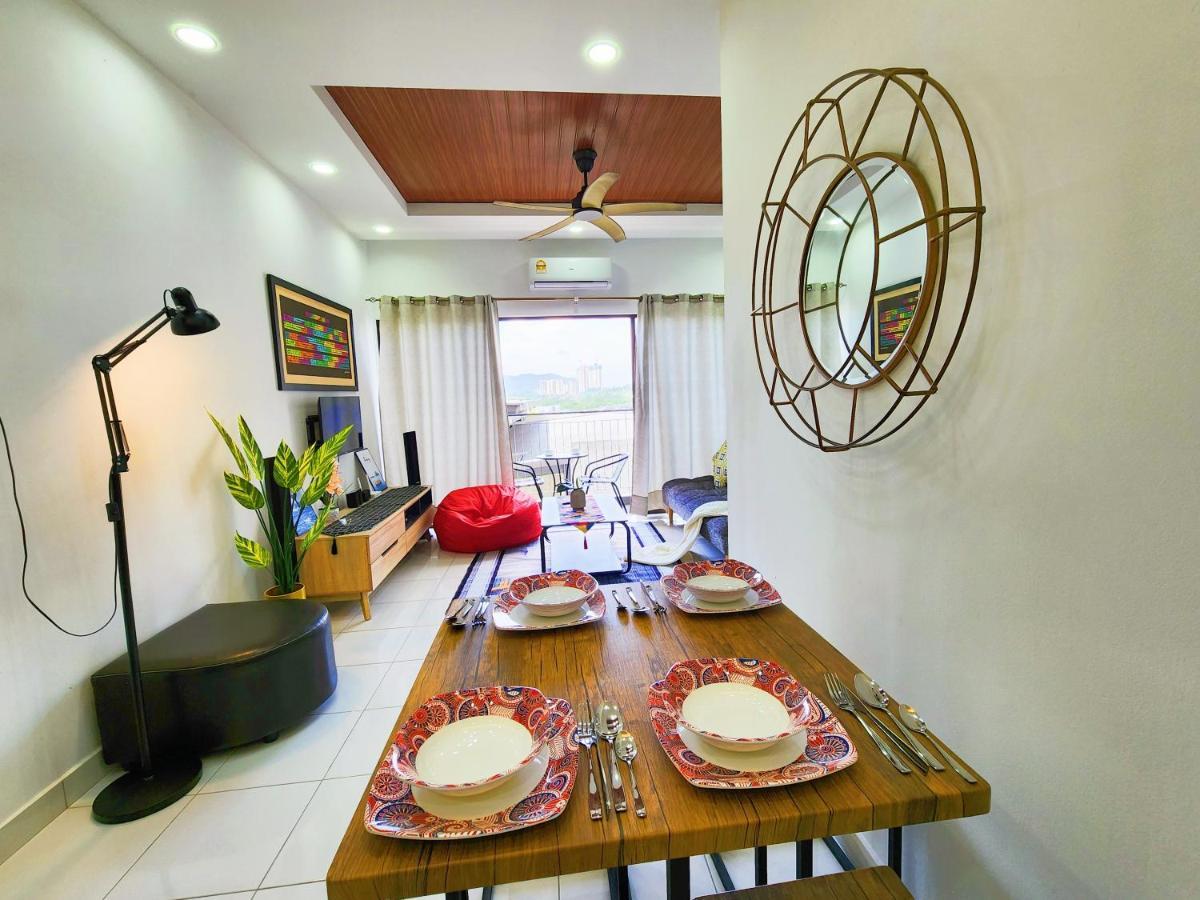 נילאי Klia Lili Residensi 5 Plus 2 Pax With Splendid Pool מראה חיצוני תמונה