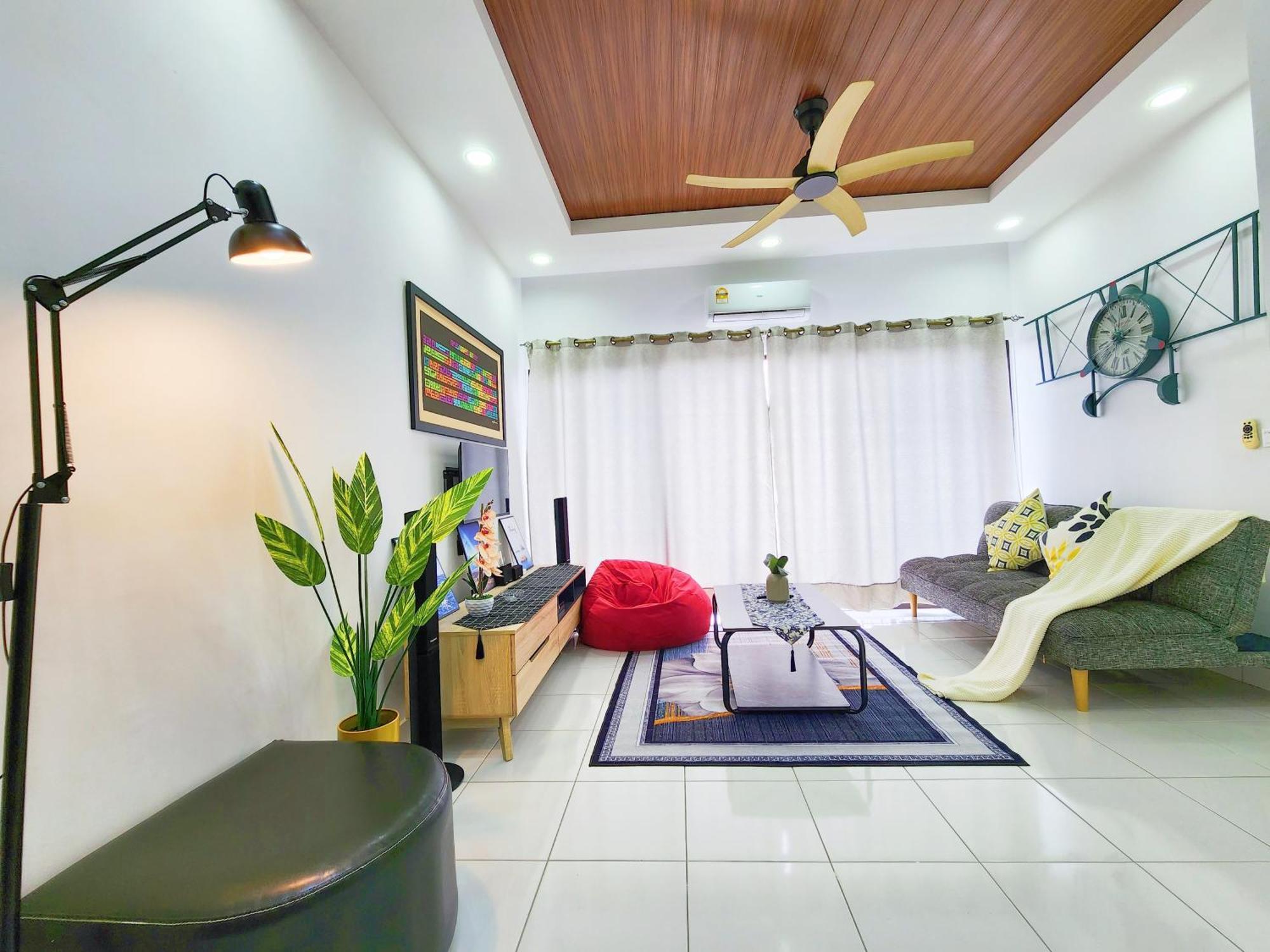 נילאי Klia Lili Residensi 5 Plus 2 Pax With Splendid Pool מראה חיצוני תמונה